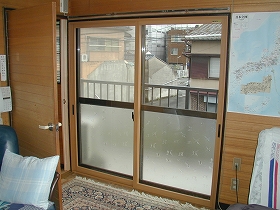 内窓設置リフォームのアフター（掃き出し窓）